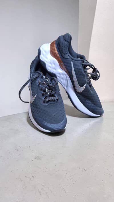 Orginal Brand New Sneakers for sale