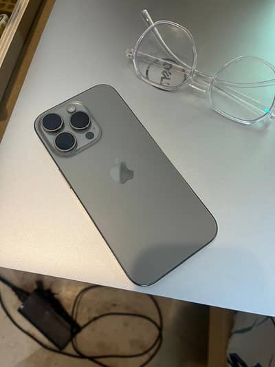 iPhone 16 pro 128gb non pta with Box