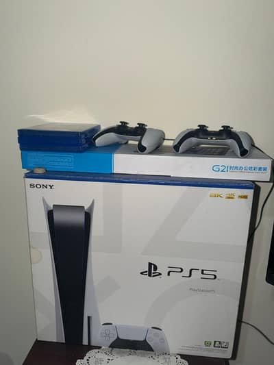 ps 5 new condition 3 month used (UAE) IMPORT