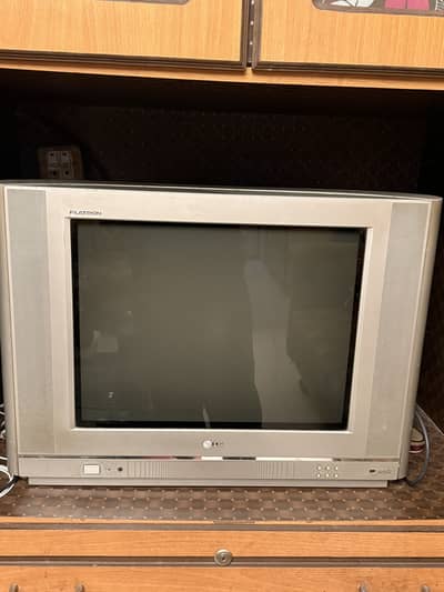 LG Flatron 21” CRT TV – Fully Working Condition