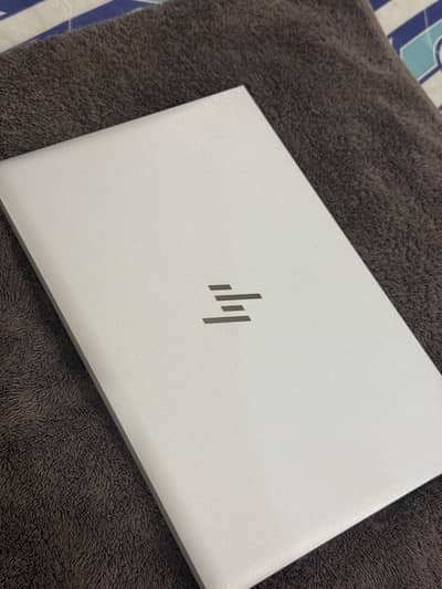 Hp elite book 830 G7 i7