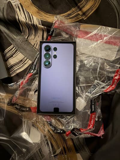 Samsung Mobile S26 Ultra only box open