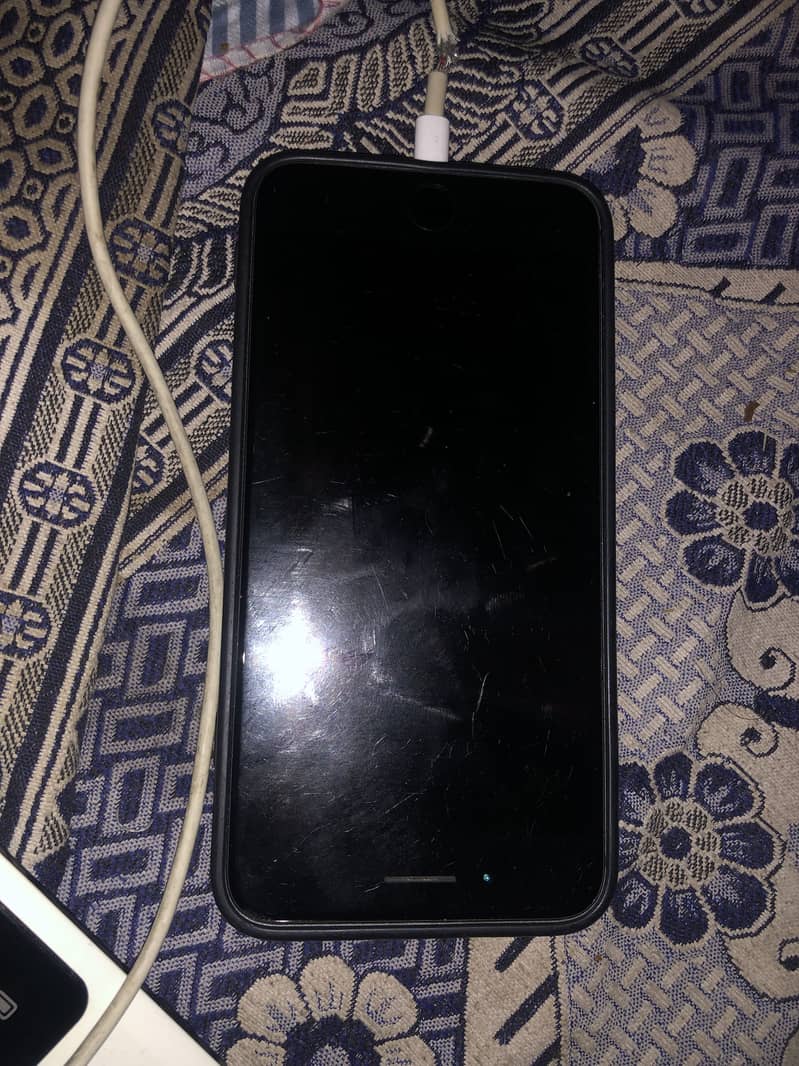 Apple iPhone 8 Plus 0