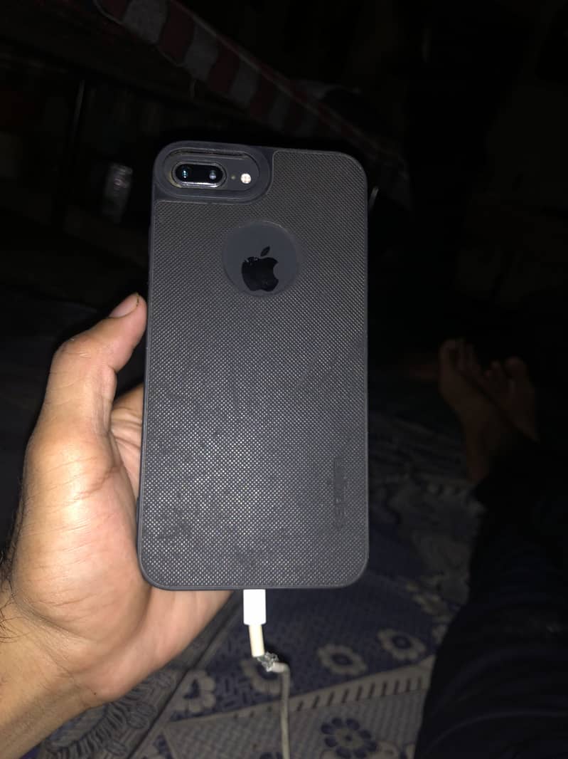 Apple iPhone 8 Plus 1