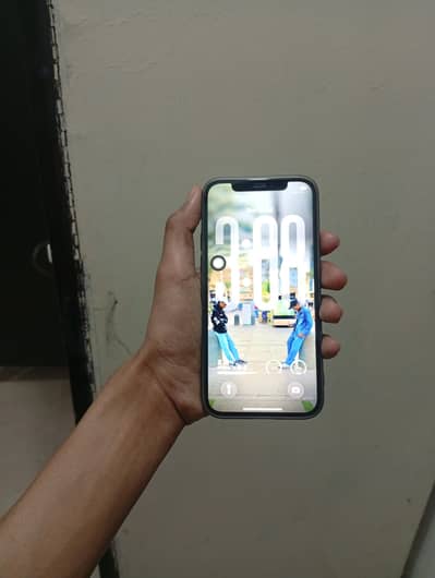 Apple iPhone 12