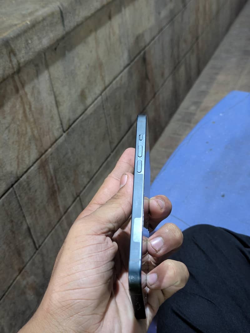 Apple iPhone 14 9