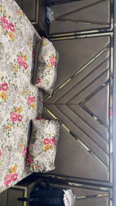 BEDROOM SET