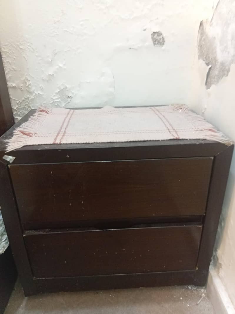 Quality Bed Set. . 1