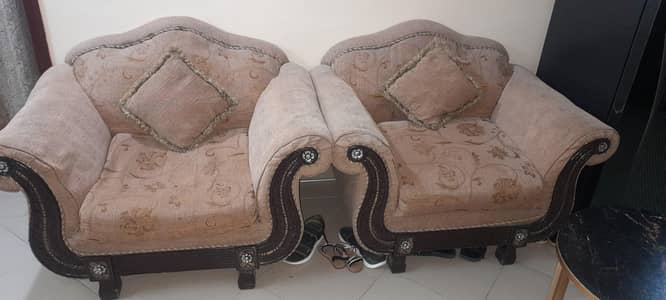 5 seater sofa set, one three seater and 2 one seater good sofa set