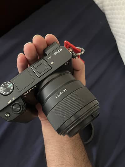 Sony A6300 Mirrorless Camera + 16-50mm Kit Lens