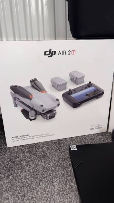 Dji Air 2s fly more combo with smart controller RM500