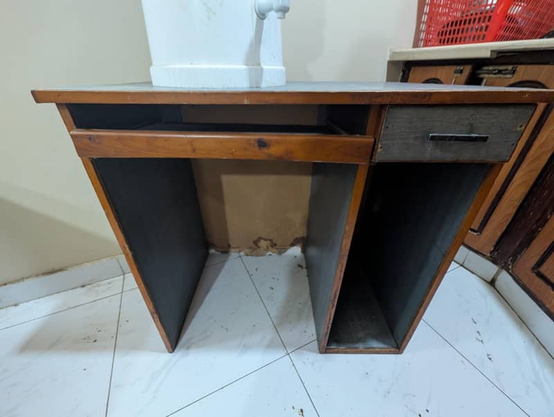 Study Table or a computer table 2