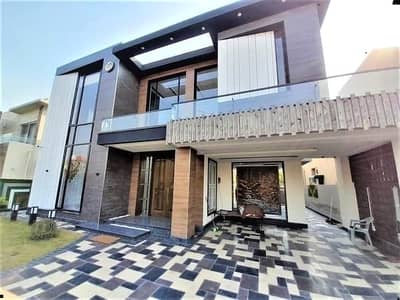 10 MARLA ELEGANT AND FULLY MAINTAINED SUPER HOT LOCATED BUNGALOW IS AVAILABLE IN THE BEST BLOCK OF DHA PHASE 7 LAHORE.