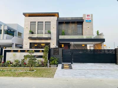 10 MARLA ELEGANT AND FULLY MAINTAINED SUPER HOT LOCATED BUNGALOW IS AVAILABLE IN THE BEST BLOCK OF DHA PHASE 7 LAHORE.