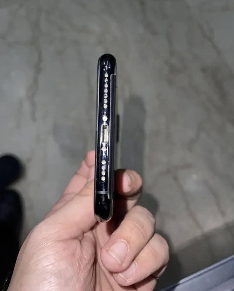 Apple iPhone 11 5