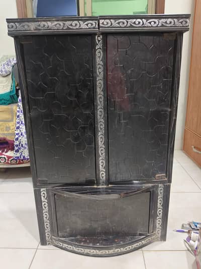 Lamination Cabinet with Glass Shelves – Excellent Condition