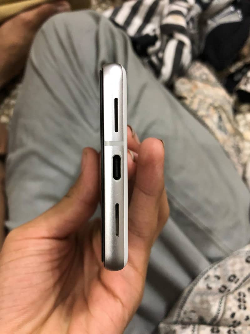 Google Pixel 7 4