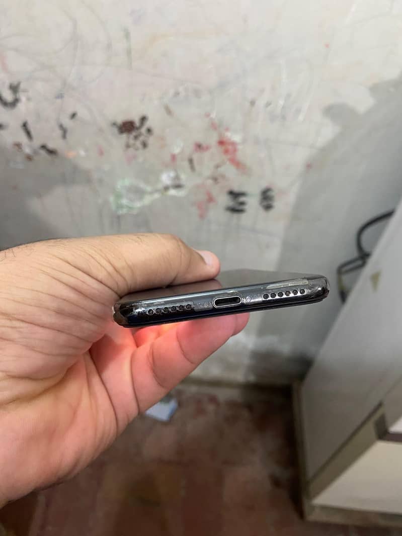 Apple iPhone X 5