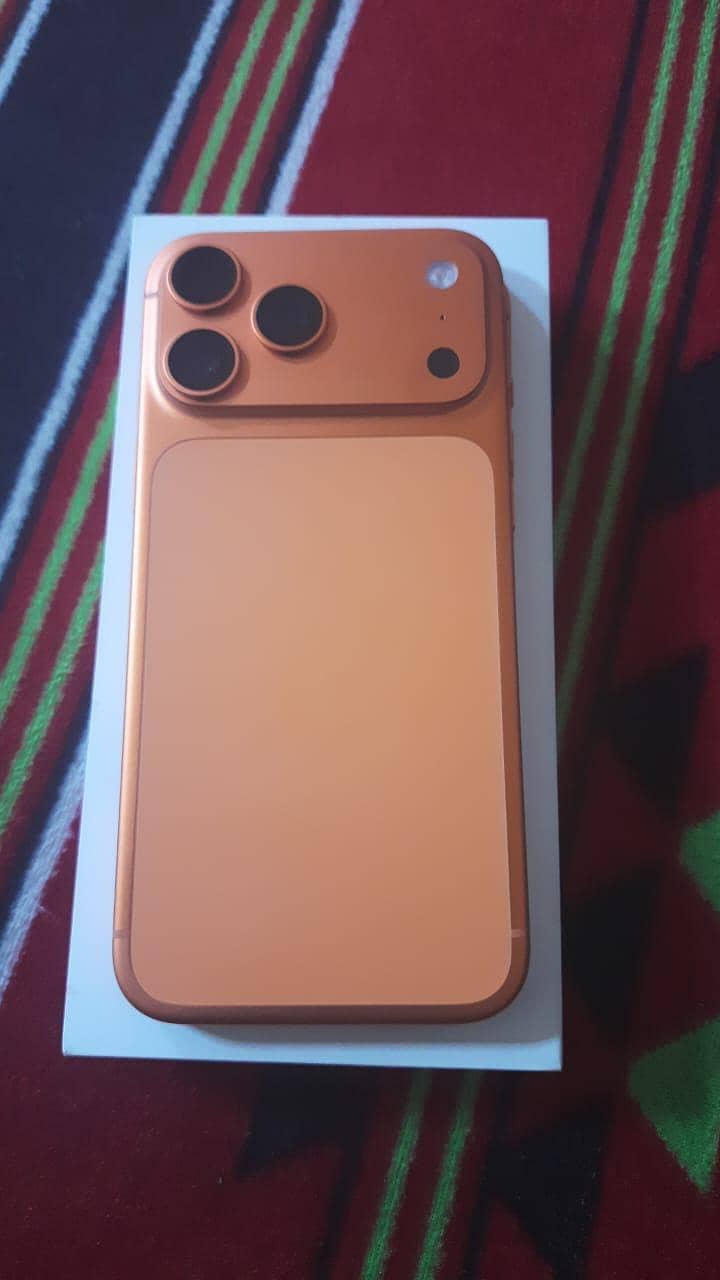 Apple iPhone 17 Pro Max 0