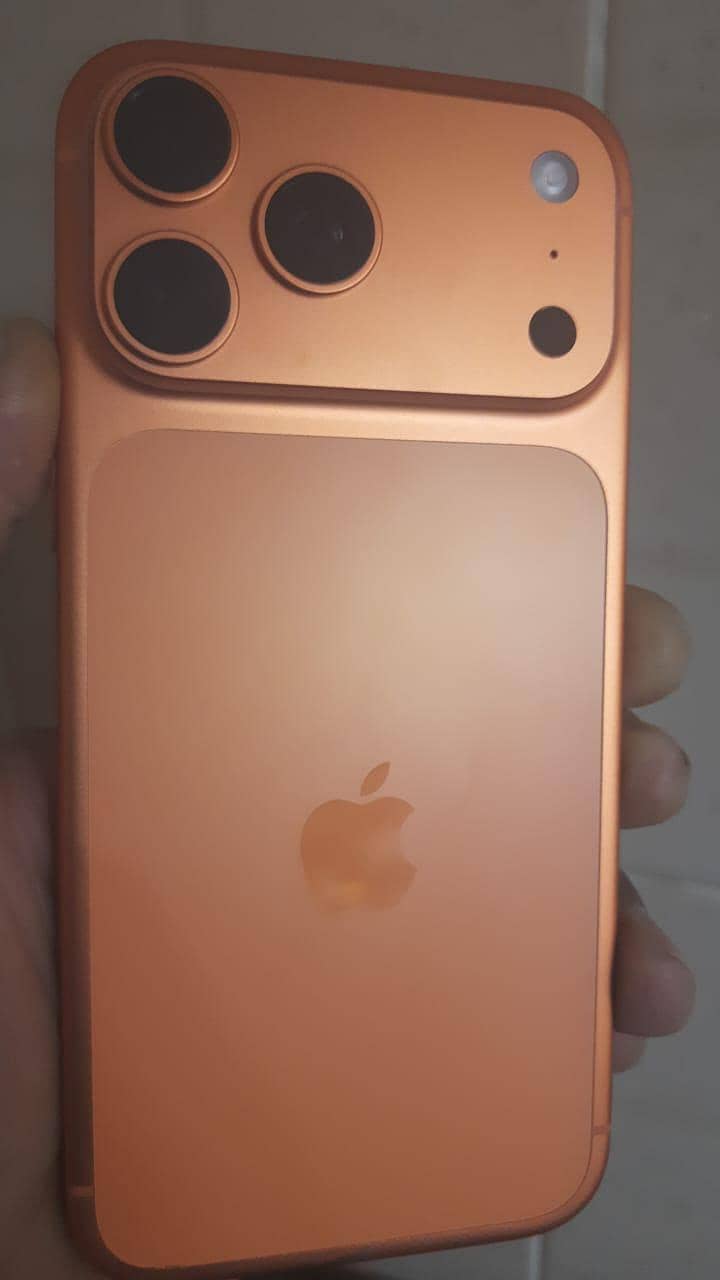 Apple iPhone 17 Pro Max 2