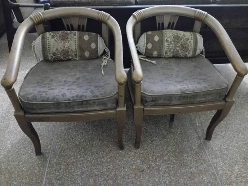 Chairs 0