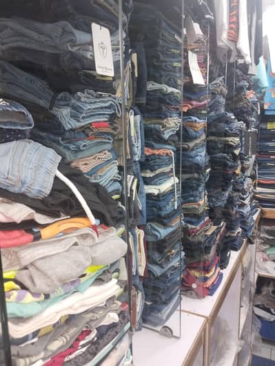 shop mirror counter