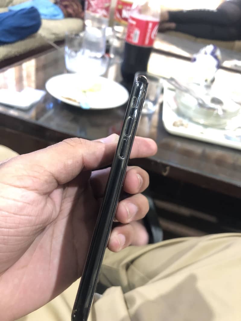 Apple iPhone 7 3