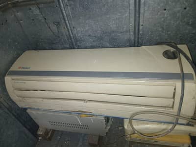 Lahore one ton non inverter split ac for sale