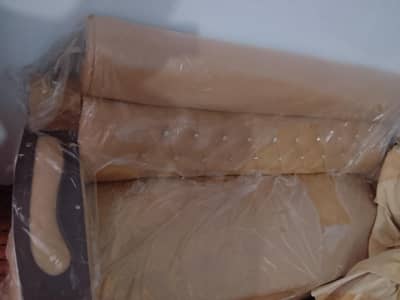 5 seater sofa condition new only 4 month use
