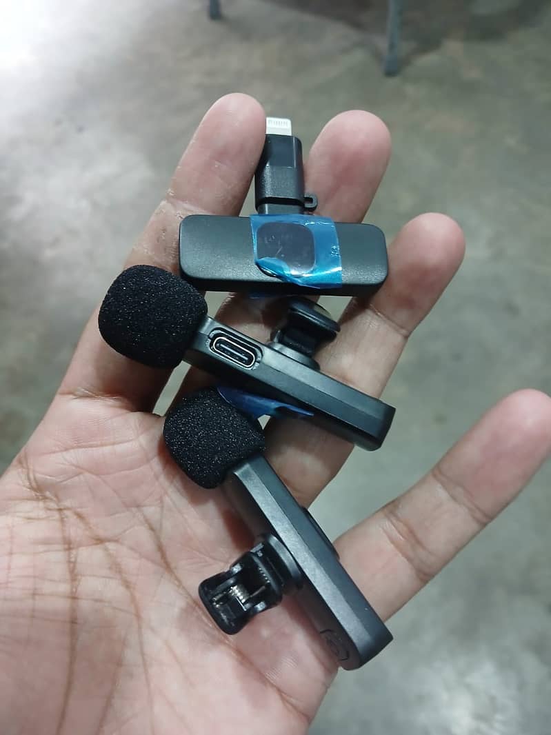 Microphone 3