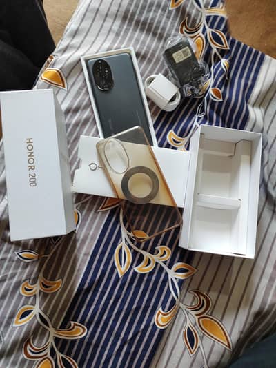 Honor 200 android 16 abi or 2 saal hoga 12/256 better then DSLR Camera