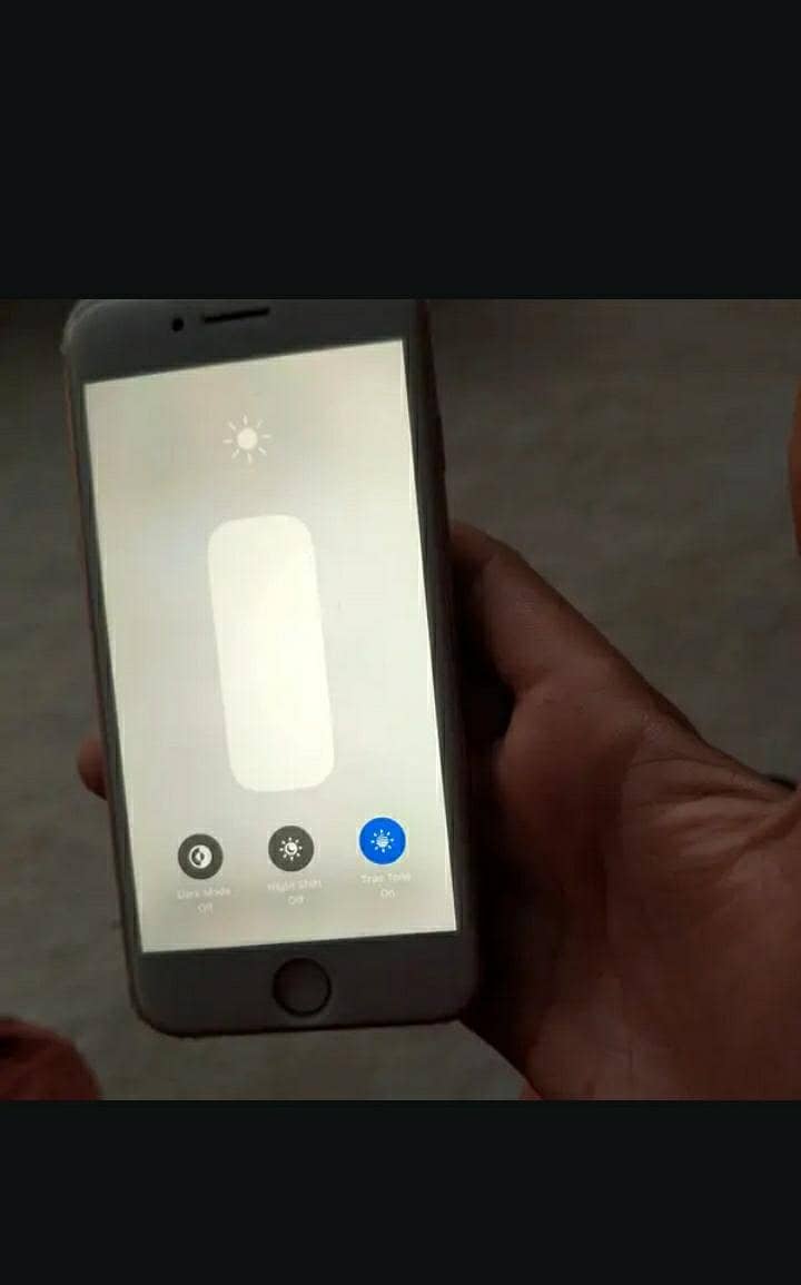 Apple iPhone 8 4