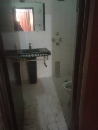 Furnished Bedroom Available For Rent in Gulberg near to Mini Market