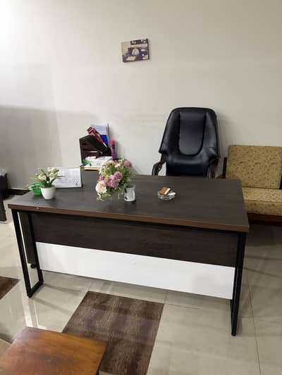 Office Desk & Executive Chair for Sale – Excellent Condition