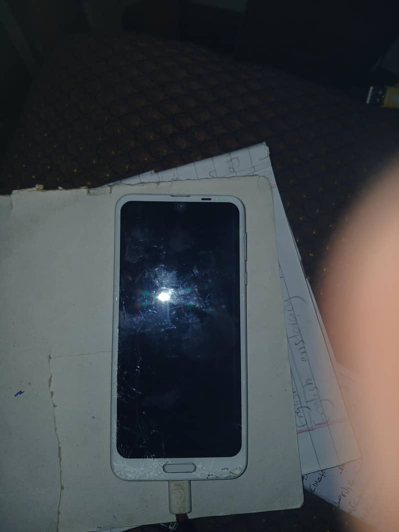 Sharp Aquos R2 0