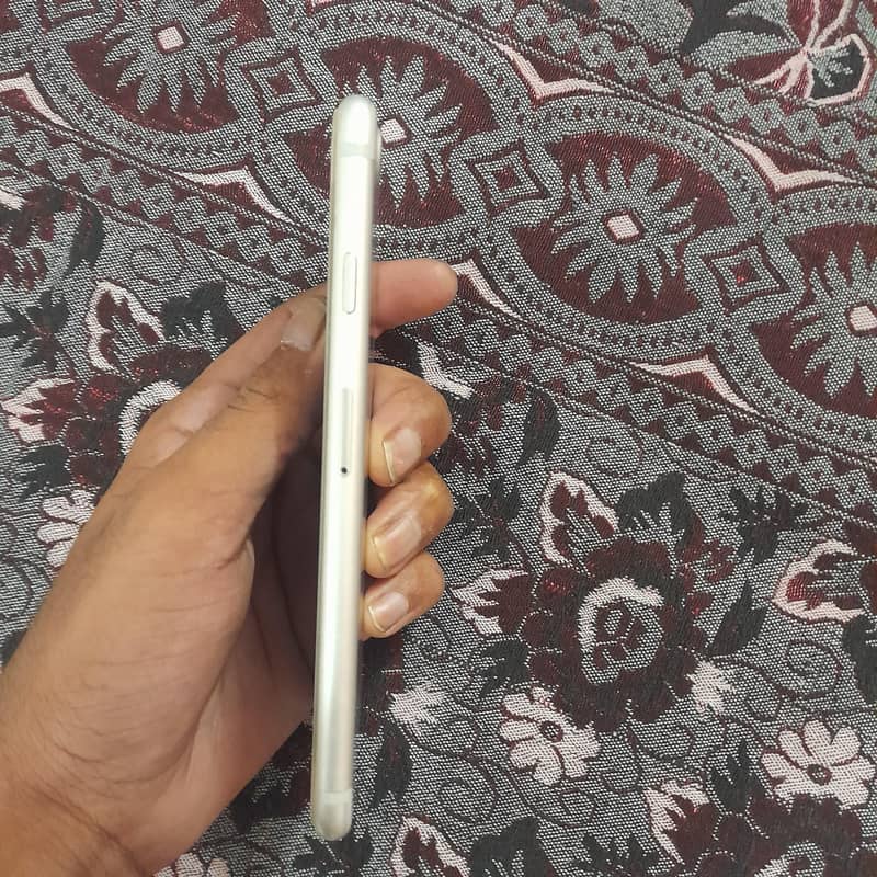 Apple iPhone 7 5