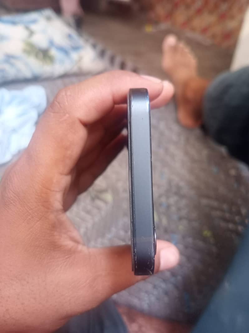 Apple iPhone 12 3