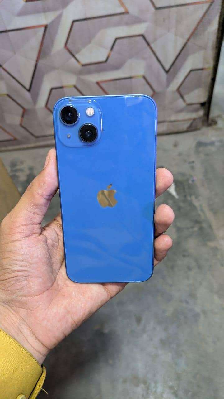 Apple iPhone 13 1