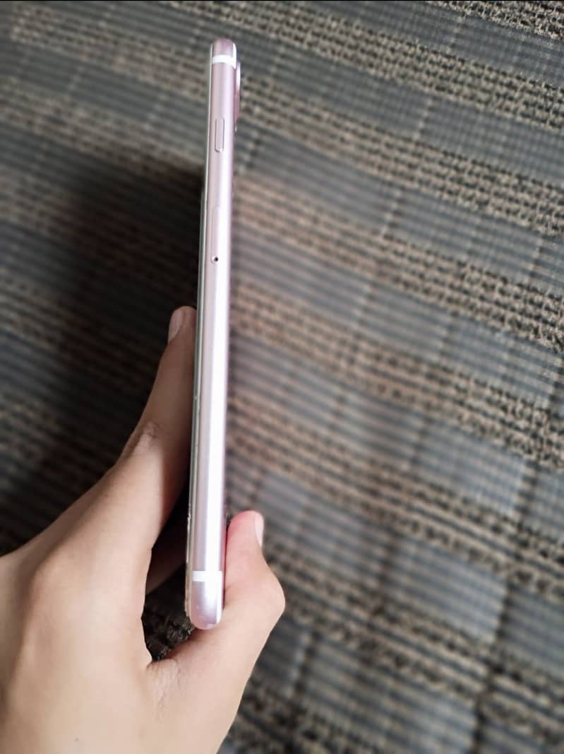 Apple iPhone 7 Plus 2