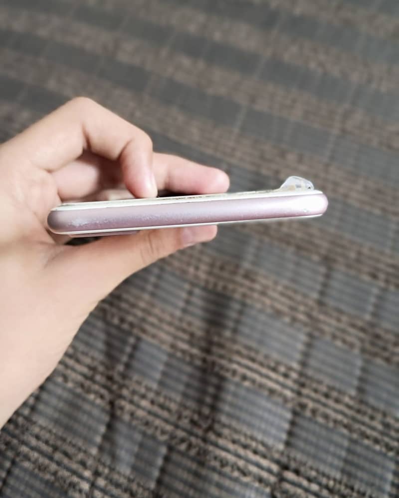 Apple iPhone 7 Plus 3