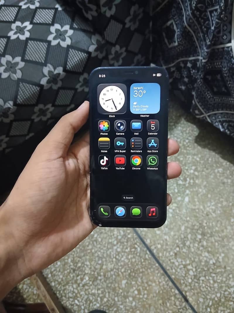Apple iPhone 12 4