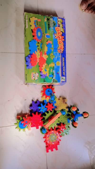 Gear building blocks educational tot set. 54 pieces