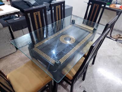 6 seater Dining table for sale