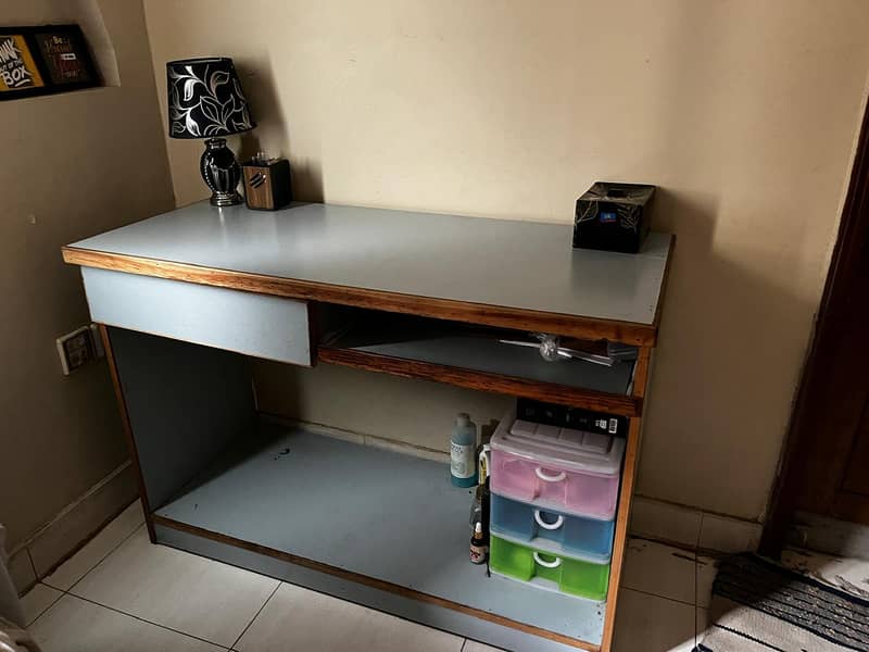 Study table in good condition 2