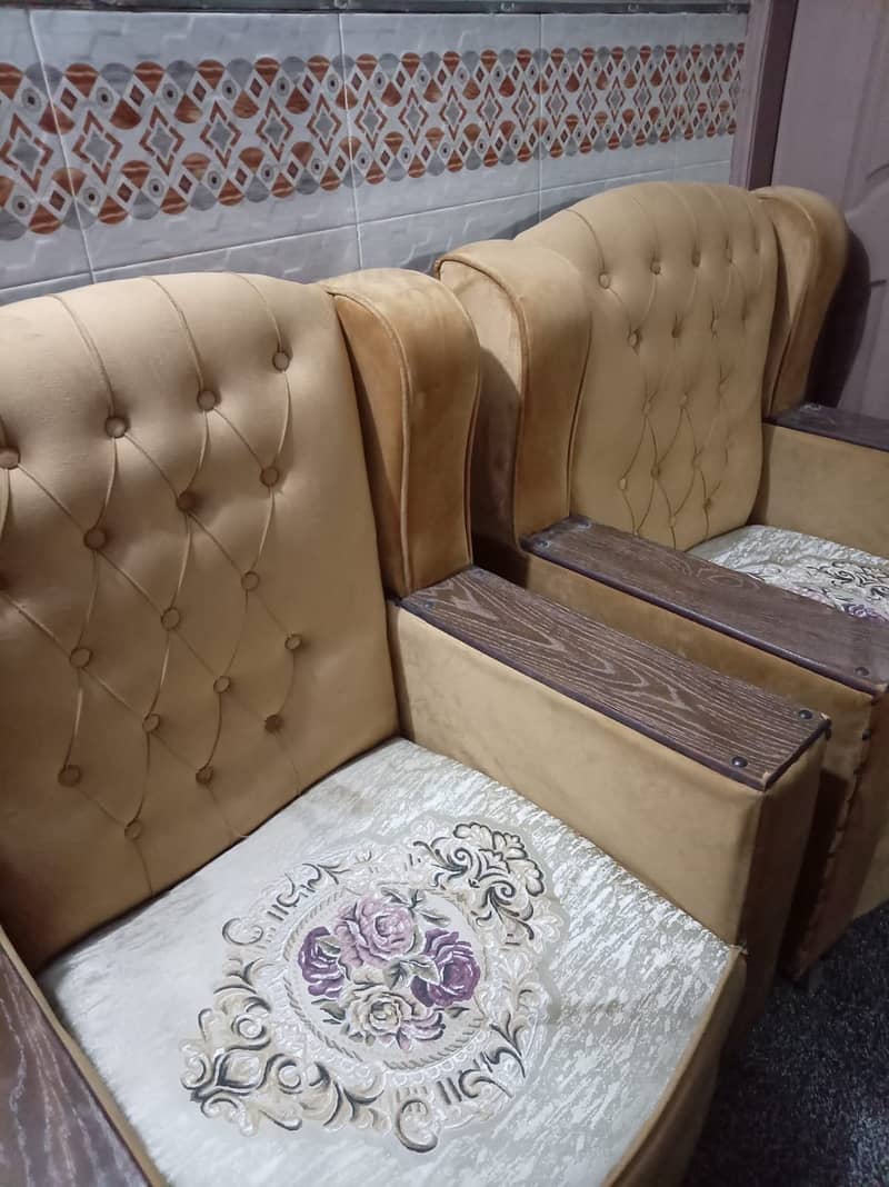 King size bed and sofas 3