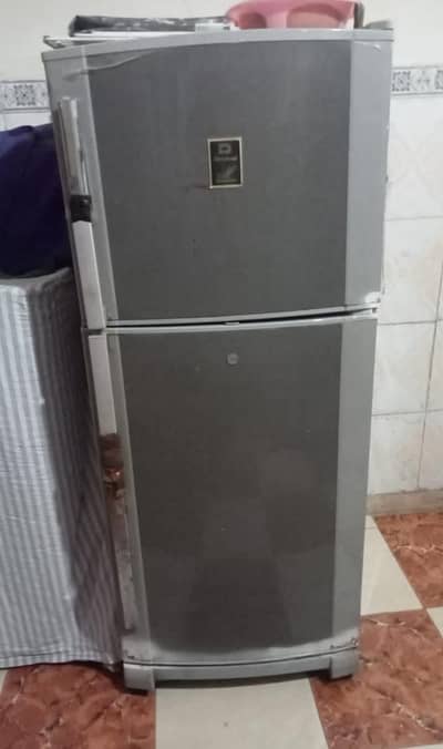dawlance medium size frige