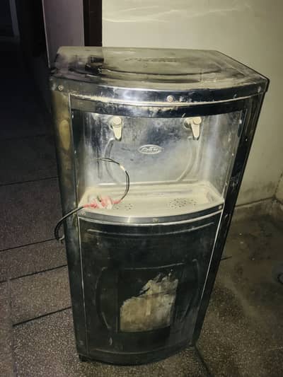 Fischer Electric water dispenser