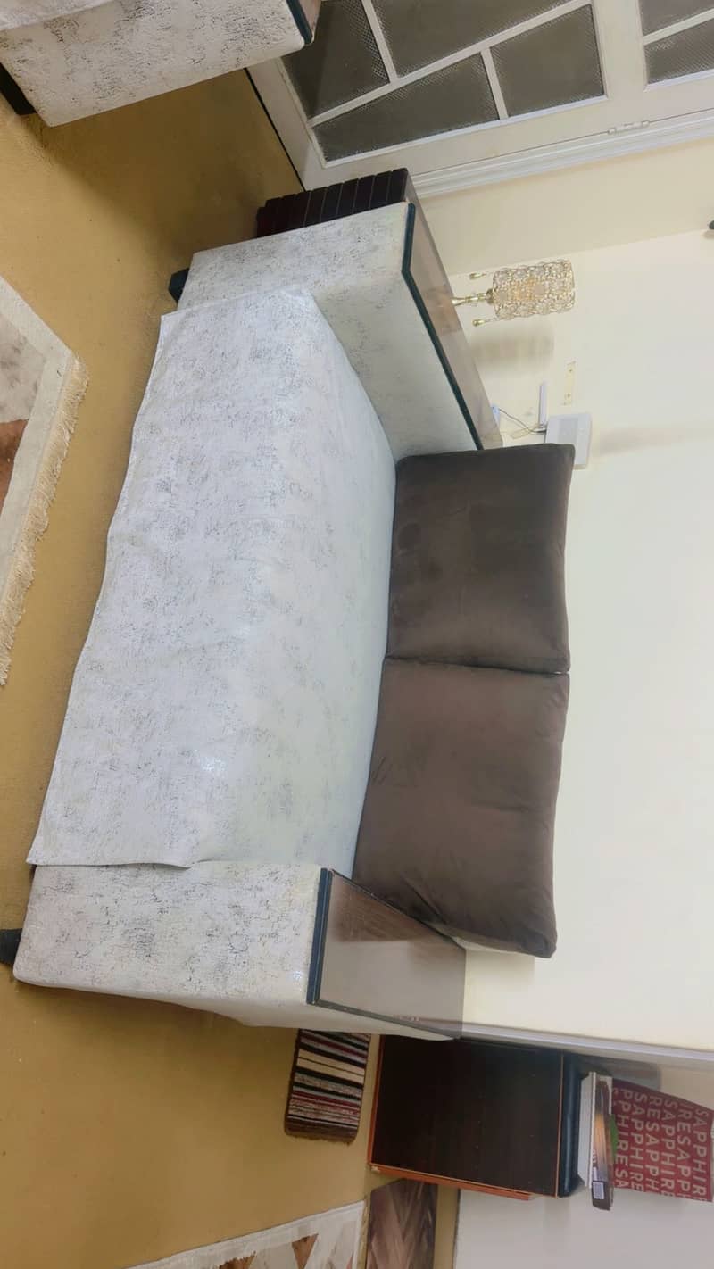 Sofa set 7 seaters  and king size bed 0