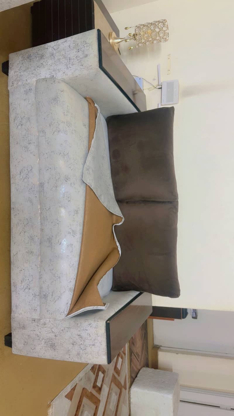 Sofa set 7 seaters  and king size bed 3
