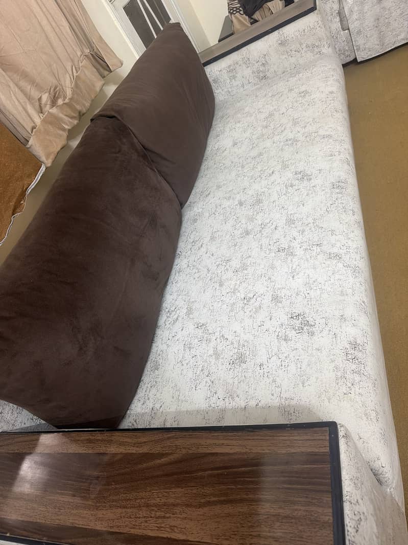 Sofa set 7 seaters  and king size bed 4